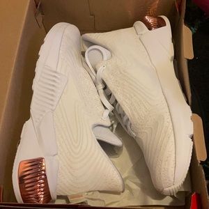 Puma white a rose gold sneakers